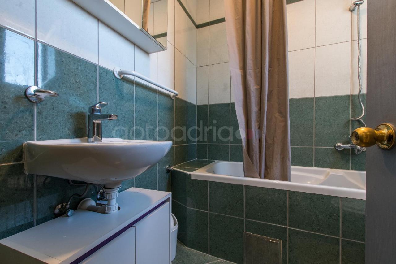 Apartment Vesna With Balcony & Free Parking Makarska Exterior photo